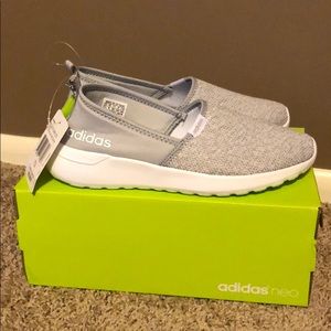 7.5 Women’s Adidas cloudfoam new never worn